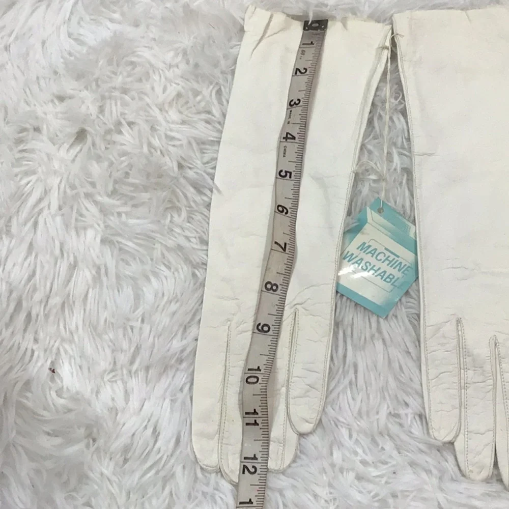Vintage Trefousse white kid leather gloves France